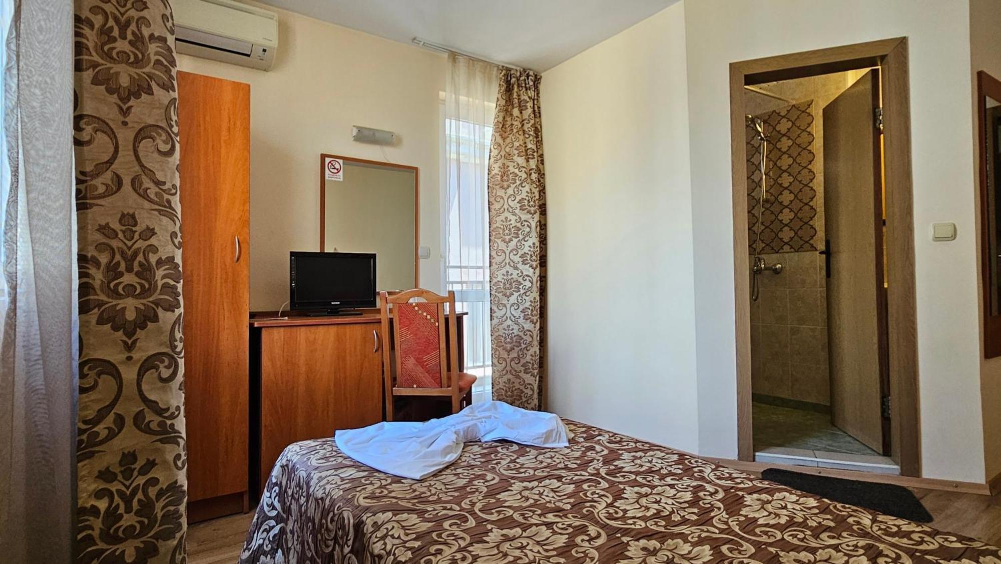 Caprice Family Hotel